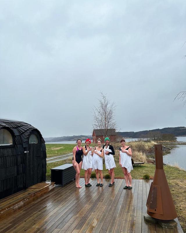 Saga, Et Unikt, Sjarmerende Badehotell Med Fa Rom, Sauna Og Badebrygge - Inderoy Straumen  Exterior photo