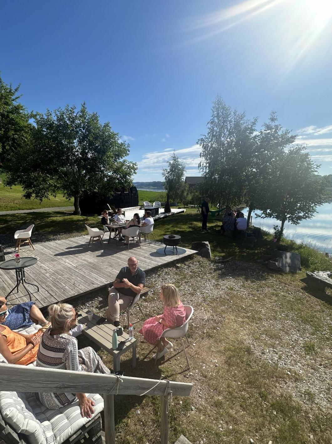 Saga, Et Unikt, Sjarmerende Badehotell Med Fa Rom, Sauna Og Badebrygge - Inderoy Straumen  Exterior photo
